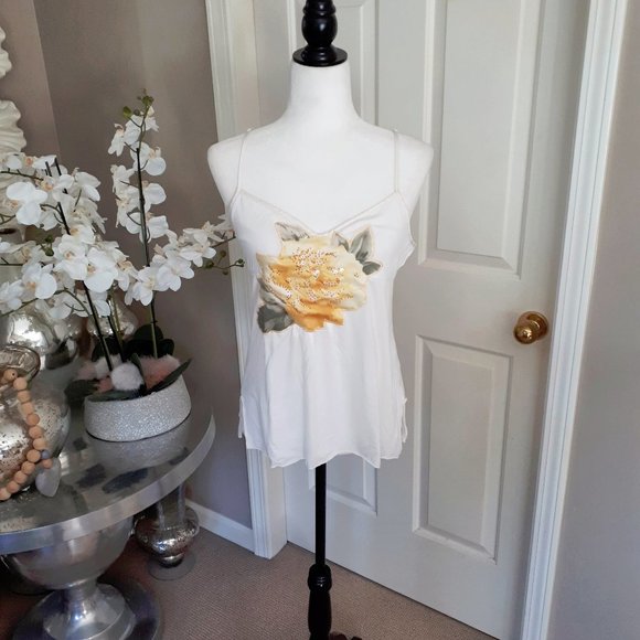 "Charmed!" Bundle x2 - Banana Republic & Serin sequin beaded tank tops - Picture 9 of 11
